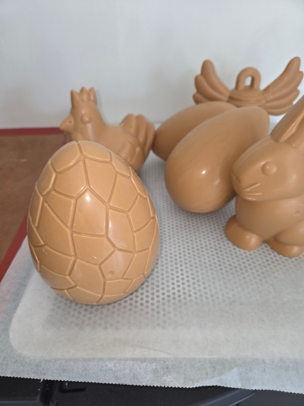 moulage chocolat paques oeuf ecaille dulcey
