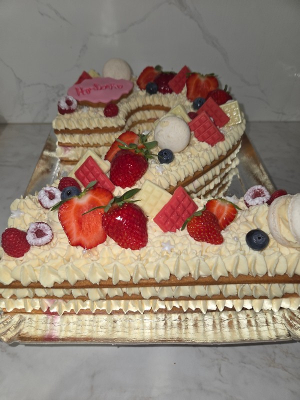 Numbercake 2 enfant vanille fruits rouges