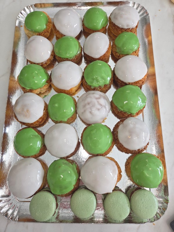 choux glacage blanc et vert