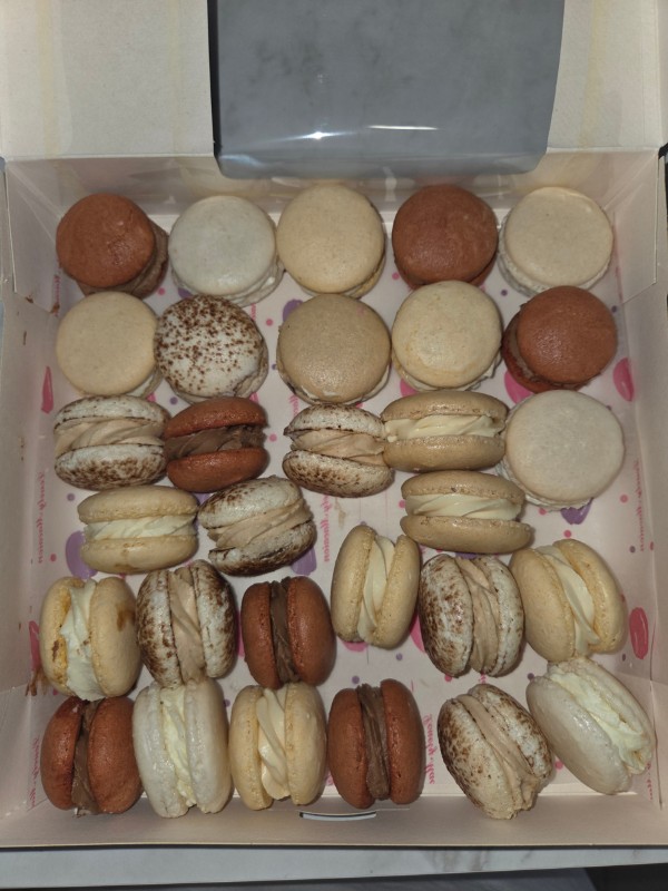 macarons nude