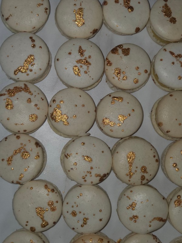 macarons blanc et or